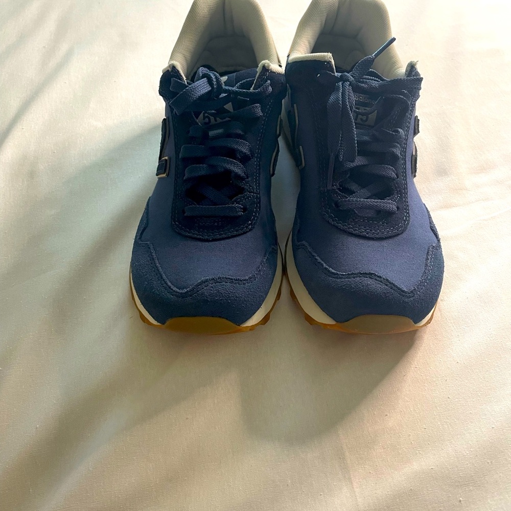 New Balance - Picture 2 of 7